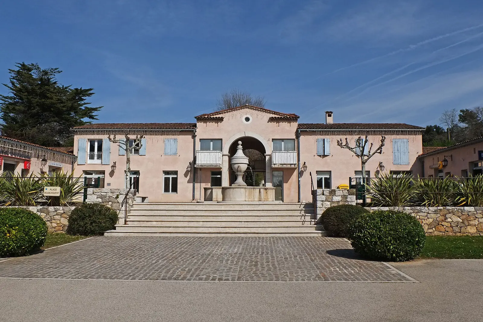 Villas nichées dans les pinèdes de Roquefort-les-Pins (06330)